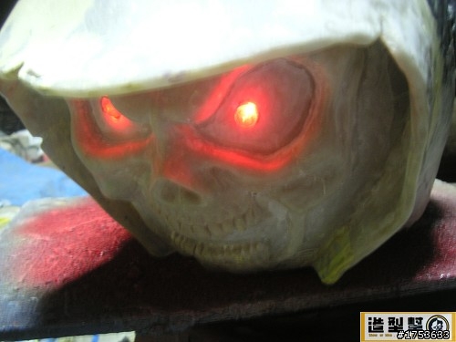 鬼月剛過 但來溫習一下...雙面骷顱頭盔(發光版)膽小者勿進