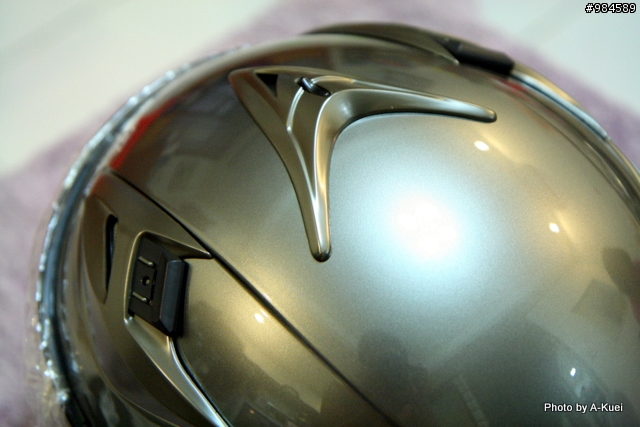 『分享』M2R JII Helmet 開箱 & 海棉寶寶 Helmet (無價)