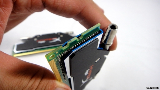 擊退熱浪! Kingston HyperX H2O水冷式記憶體DDR3-2133Mhz預覽