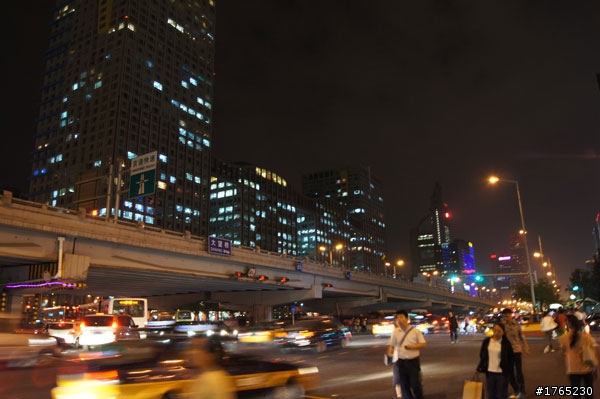 【首發】A33手持夜景實拍-從此不再害怕黑夜!
