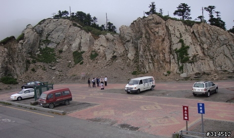 2010-7-16武嶺(標高3275公尺)台灣公路最高點單車聖地