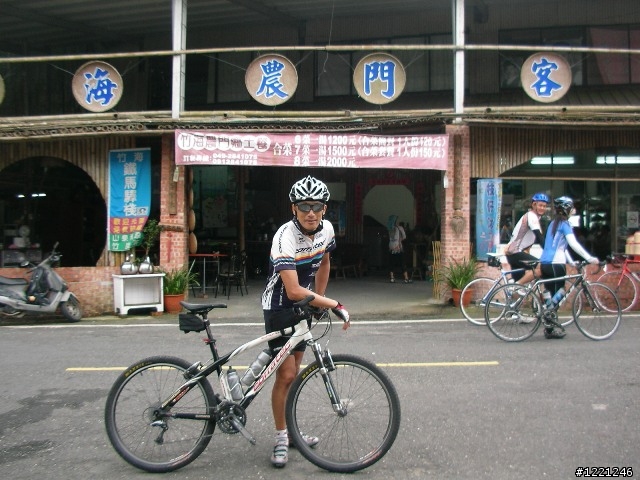 【遊記】竹山八卦茶園之奮力騎奮力吃
