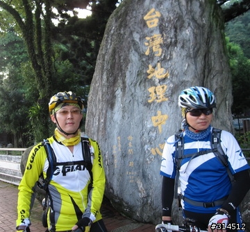 2010-7-16武嶺(標高3275公尺)台灣公路最高點單車聖地