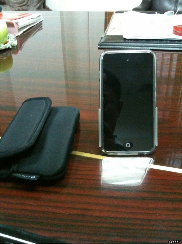 iPod Touch 4 史上第一個保護套開箱文! ^O^!