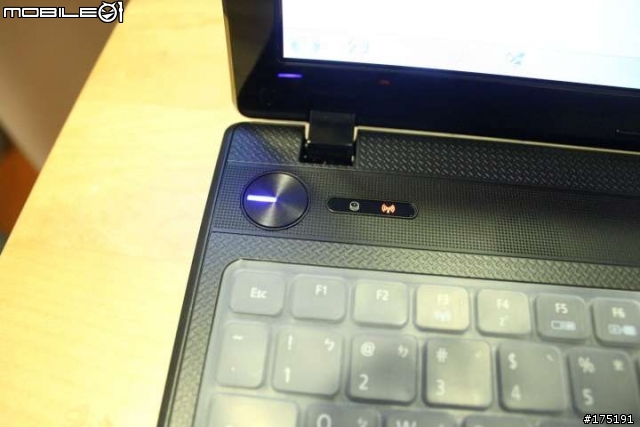 【開箱】Acer aspire 5742G 不專業開箱文