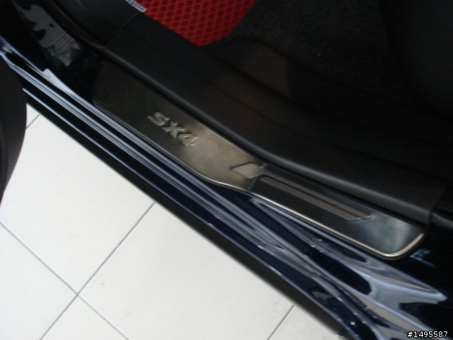 Suzuki SX4開箱文(新增10&11月保養,遊記之報導)