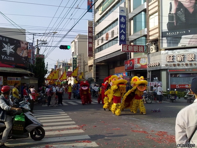 第一次被美眉攝到..........(下港人遊記)