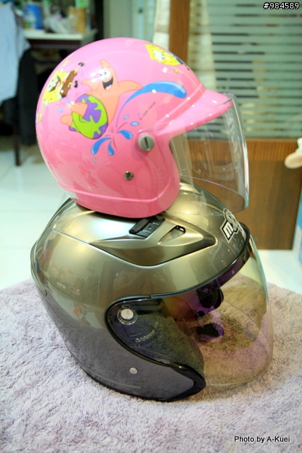 『分享』M2R JII Helmet 開箱 & 海棉寶寶 Helmet (無價)