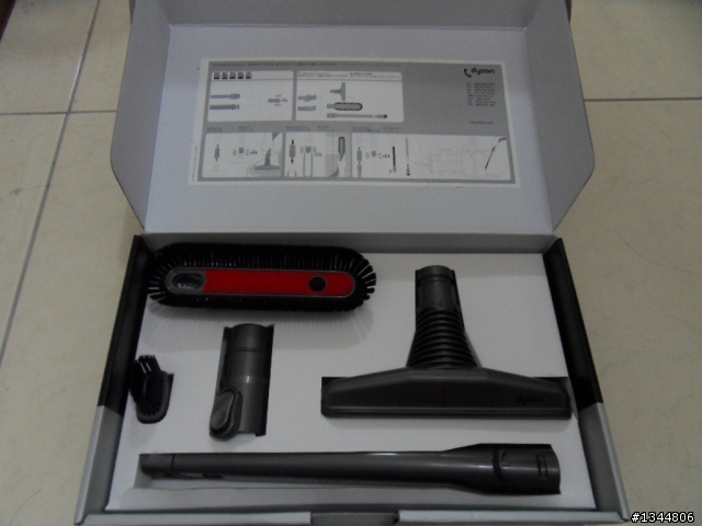 DYSON 過敏工具組與DC12不合????