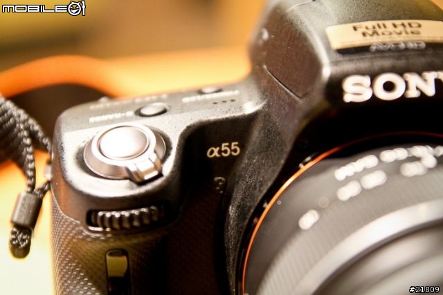 女王等了一年又一年,花滿月圓之日,Sony A55 開箱 (圖多~~~)