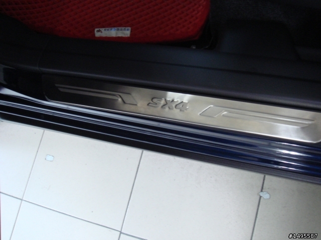 Suzuki SX4開箱文(新增10&11月保養,遊記之報導)
