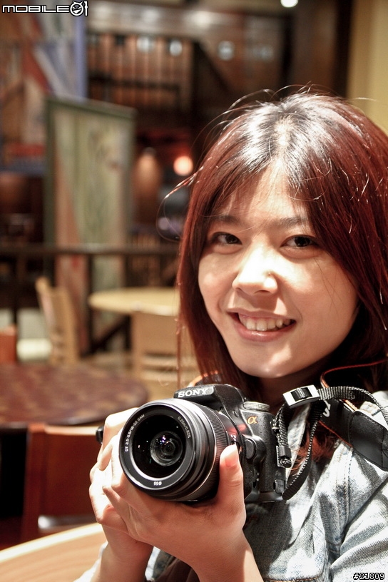 女王等了一年又一年,花滿月圓之日,Sony A55 開箱 (圖多~~~)