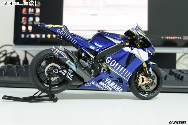 【作品分享】1/12 YAMAHA YZR-M1 '05