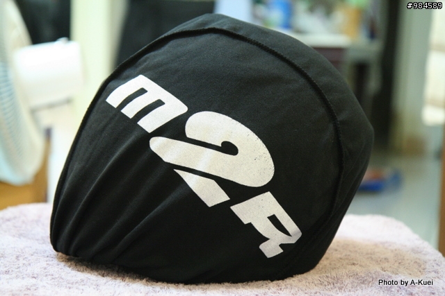 『分享』M2R JII Helmet 開箱 & 海棉寶寶 Helmet (無價)