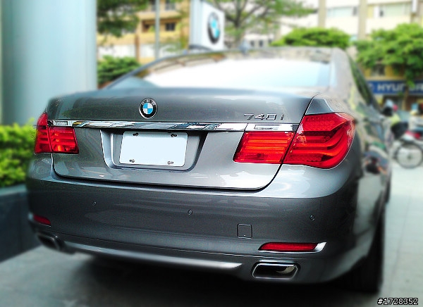 740i F01 開箱圖 續....車子終於回來了