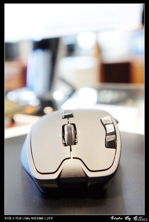 羅技鼠王換人做了~Logitech G700 遊戲專用滑鼠~