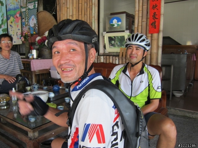 【遊記】竹山八卦茶園之奮力騎奮力吃