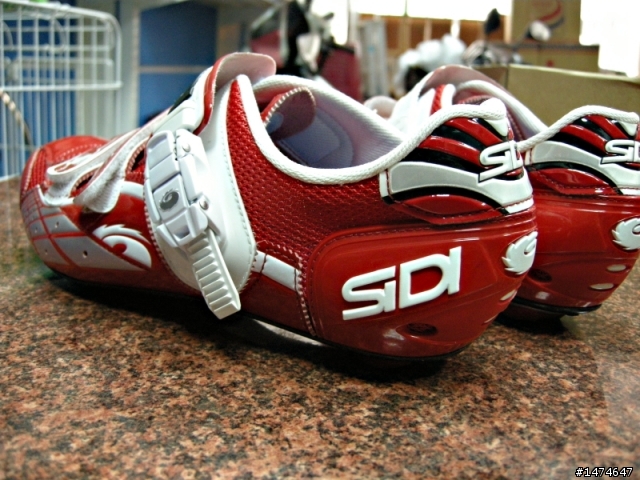 輪到我開箱 SIDI LASER