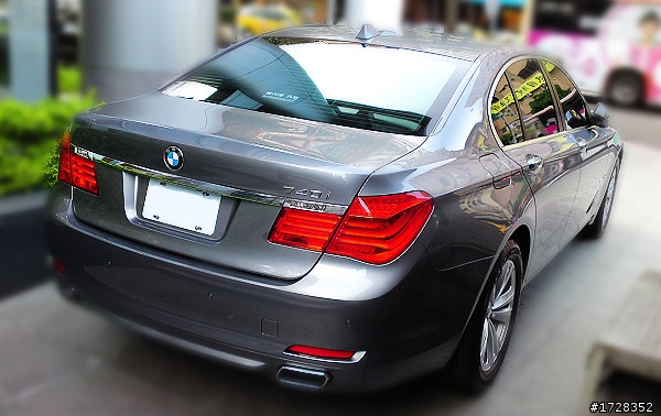 740i F01 開箱圖 續....車子終於回來了