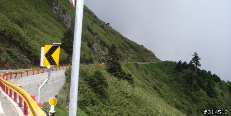 2010-7-16武嶺(標高3275公尺)台灣公路最高點單車聖地