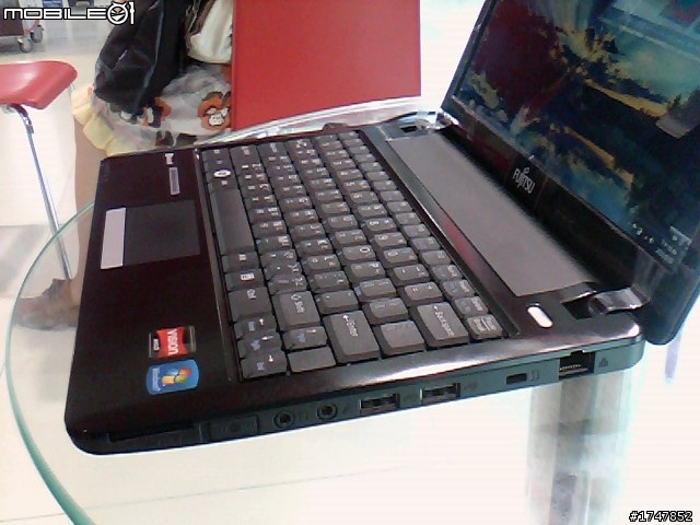 【新機分享】 Fujitsu Lifebook PH-520
