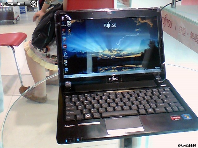 【新機分享】 Fujitsu Lifebook PH-520