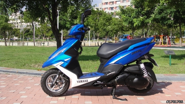「開箱」With YAMAHA 藍白GTR aero, 整個城市就是我的賽車場!