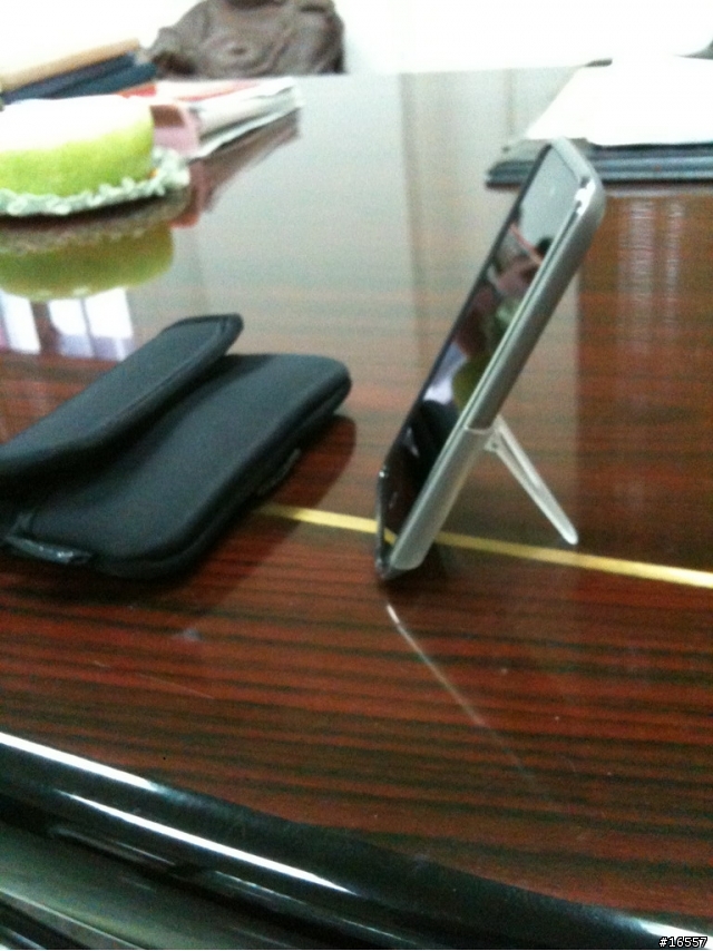 iPod Touch 4 史上第一個保護套開箱文! ^O^!