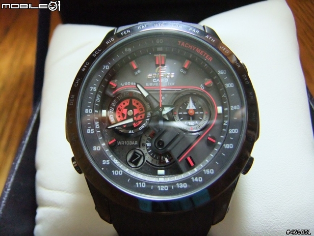 我人生中的第一支 CASIO..... EQW-M1001C 開箱啦!!
