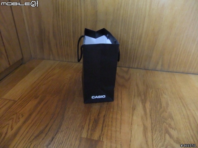 我人生中的第一支 CASIO..... EQW-M1001C 開箱啦!!