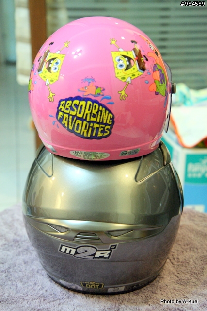 『分享』M2R JII Helmet 開箱 & 海棉寶寶 Helmet (無價)