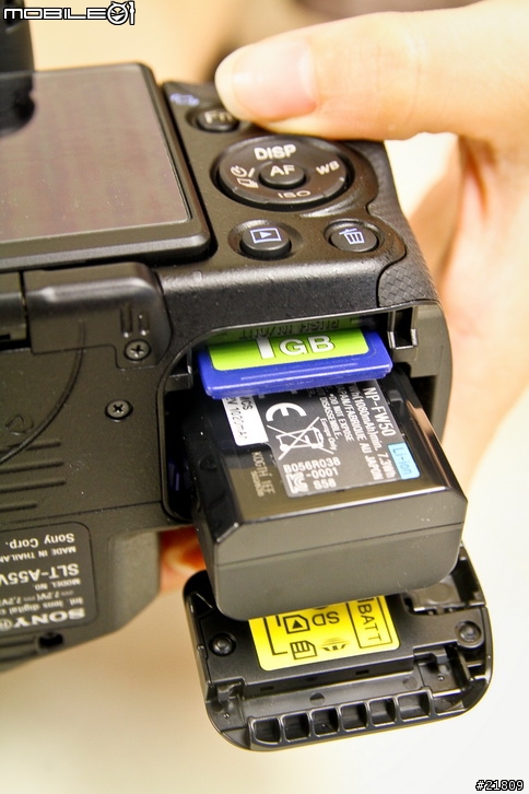 女王等了一年又一年,花滿月圓之日,Sony A55 開箱 (圖多~~~)