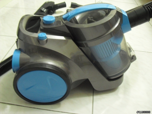Dirt Devil Cyclone-Z 旋風無袋式吸塵器 M5020-1 開箱文