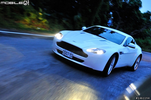 淬鍊而生的英倫跑車風範 Aston Martin V8 Vantage 4.7 Coupe