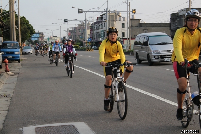 西濱200、400K照片分享(922張)。新竹市南寮-香山段,南下76k處(台電港南變電所前)。