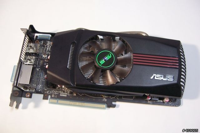 單6pin顯卡效能新指標!3DMark06破兩萬分的ASUS EAH6850 DirectCU開箱小測