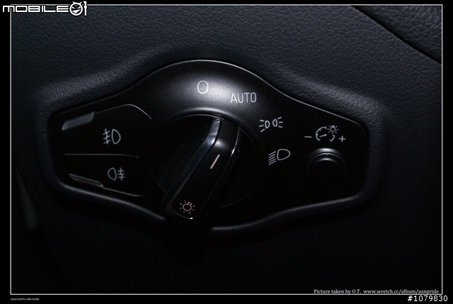 【2011 Audi Q5 3.2q】 開箱