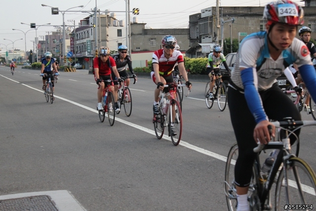 西濱200、400K照片分享(922張)。新竹市南寮-香山段,南下76k處(台電港南變電所前)。