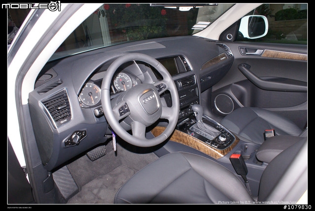 【2011 Audi Q5 3.2q】 開箱