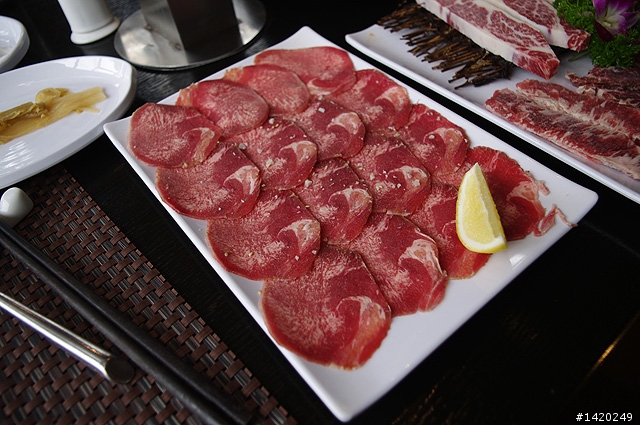 木葉炭火燒肉酒家