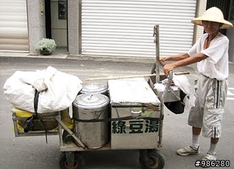 台南歸仁賣青草茶的阿伯...(有圖文囉~)