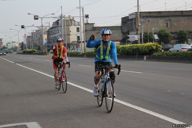 西濱200、400K照片分享(922張)。新竹市南寮-香山段,南下76k處(台電港南變電所前)。