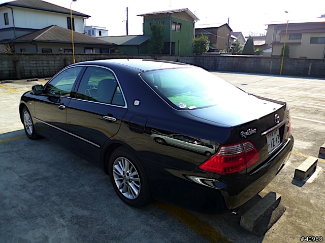 Toyota Crown Majesty Saloon 小開箱 (舊款)