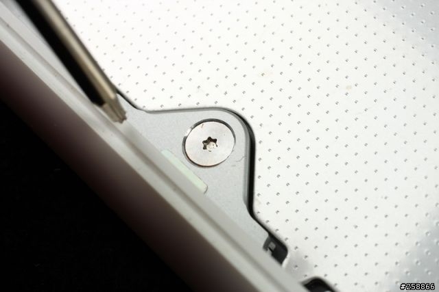 MacBook大拆解!光碟機、鍵盤自己換!