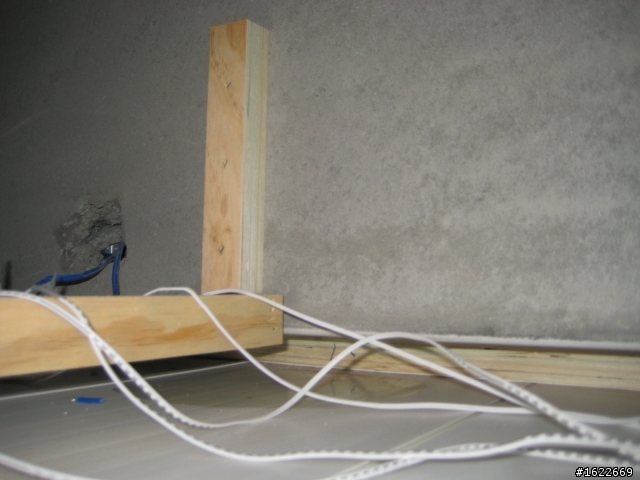 快要交屋了 我去試水 發現會漏水 建商說我破壞他們的建築物 要求最後要交屋時才能再進屋