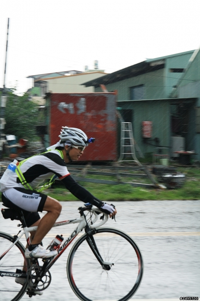我騎小折((瘋200))之-5次都下雨(10/16車架斷了)