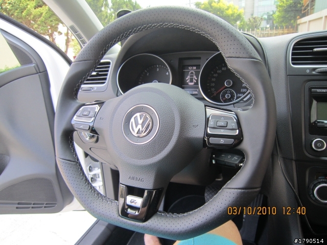 我的Volkswagen白柴狗 拖了10個月的開箱囉^^~