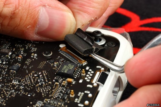 MacBook大拆解!光碟機、鍵盤自己換!