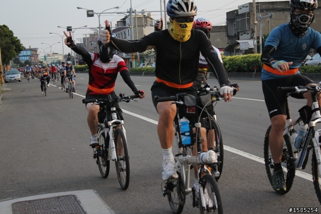 西濱200、400K照片分享(922張)。新竹市南寮-香山段,南下76k處(台電港南變電所前)。