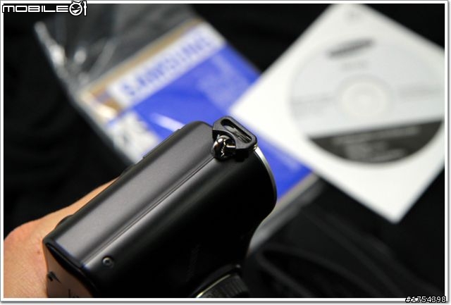 輕便的街頭捕手-SAMSUNG NX100
